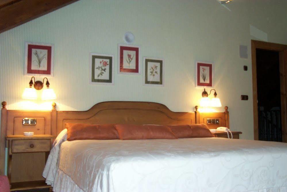 Hotel Palazio Nerín Buitenkant foto